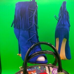 🔥 Cobalt Suede Fringe Boots + Nicole Lee Comic-Print Bag | Colorful Style